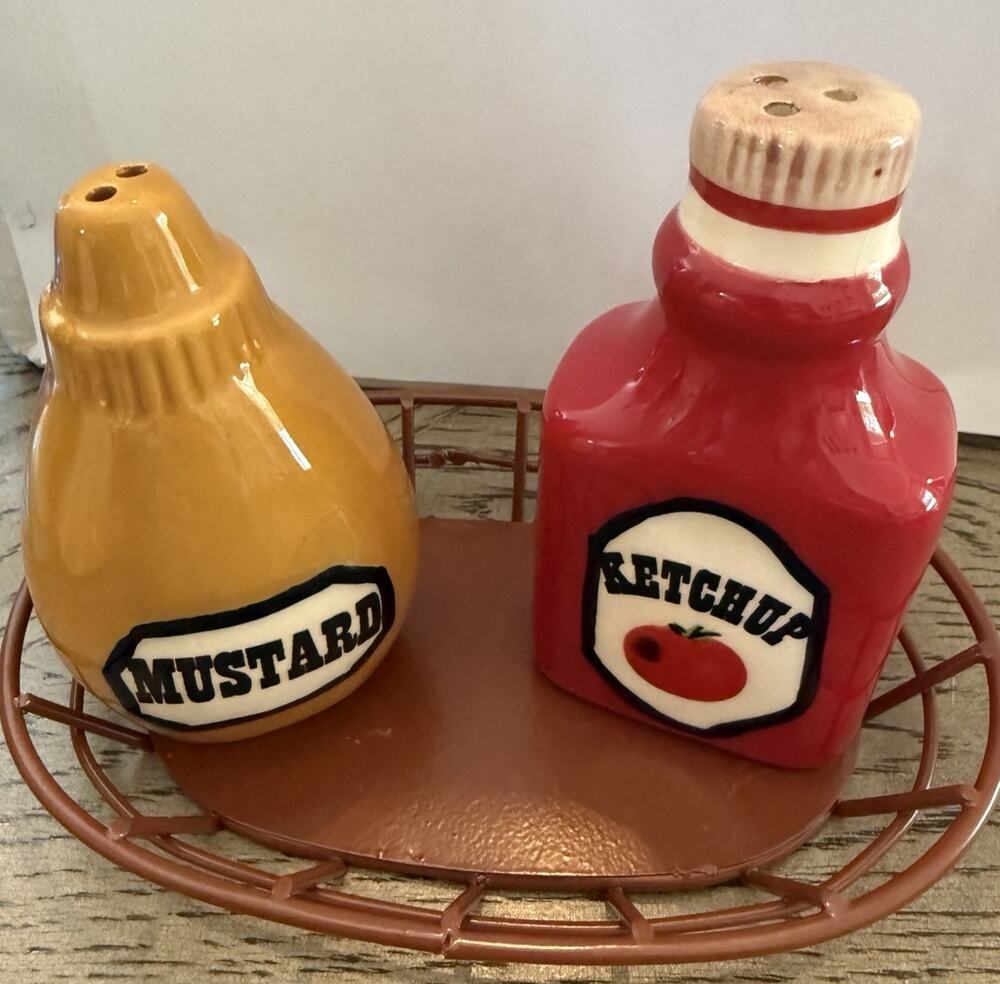 Grassland Road ceramic mustard and ketchup salt and pepper Basket shakers 4”